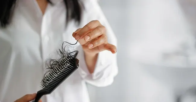 Penyebab Rambut Rontok dan Cara Tepat Mengatasinya
