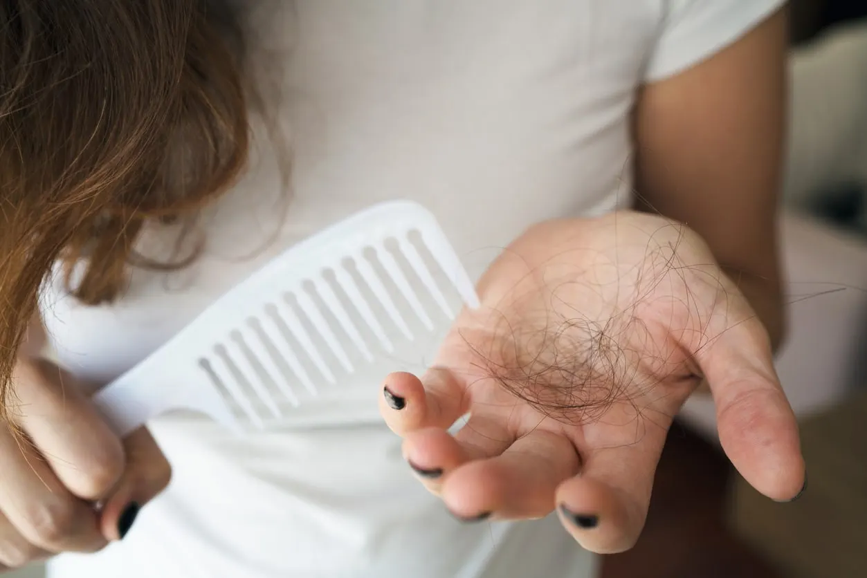 Frekuensi Keramas yang Ideal untuk Rambut Rontok: Jangan Sampai Salah!