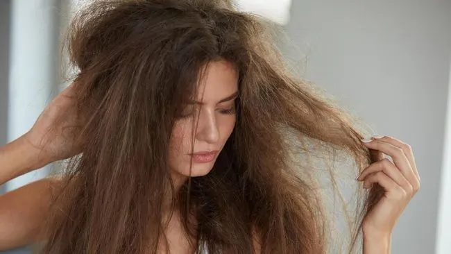 Rambut Kering dan Kusut? Ini 7 Tips Ampuh Biar Rambutmu Lembut Lagi