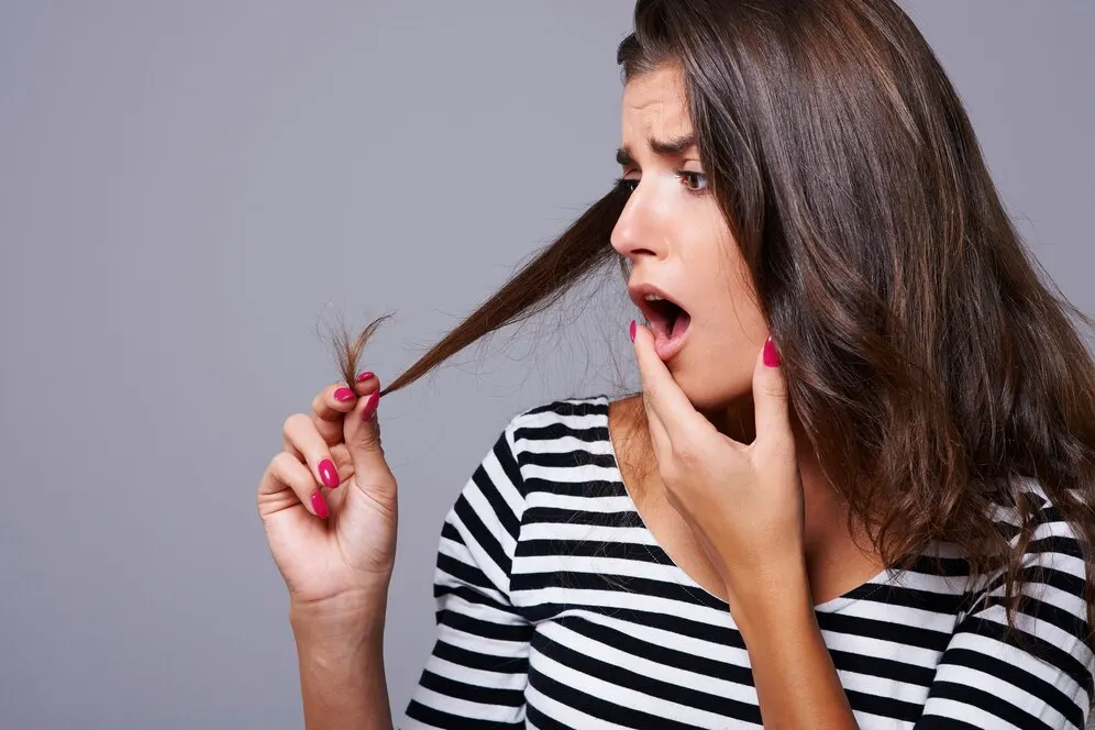 Cara Mengatasi Rambut yang Mengalami Perubahan Warna Tidak Wajar: Penyebab dan Solusinya