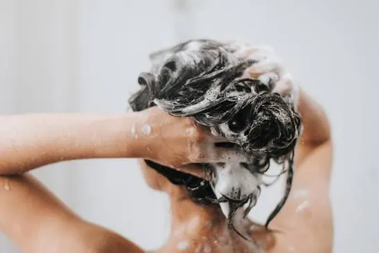 Tips Memilih Sampo Anti-Hair Fall Sesuai Jenis Kulit Kepala