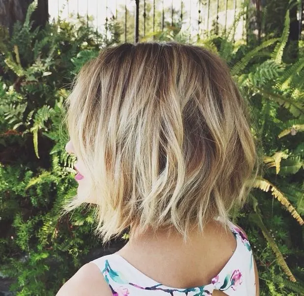 Tousled Bob: Rambut Santai yang Tetap Keren