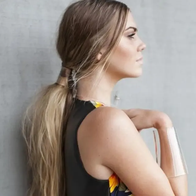 Low Ponytail: Gaya Rambut Elegan yang Mudah dan Praktis