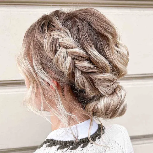 Halo Braid: Gaya Rambut yang Elegan dan Memikat