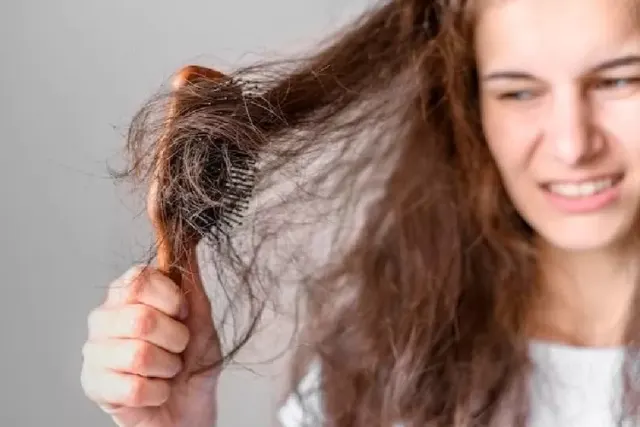 Kenapa Rambut Jadi Rapuh Setelah Treatment? Ini Jawaban dari Sisi Kimianya!