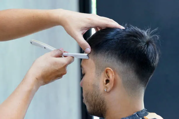 Gaya Potongan Rambut Undercut Pria: Klasik, Keren, dan Nggak Pernah Salah!