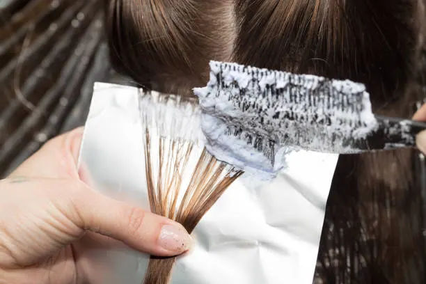 Bahaya Alergi Pewarna Rambut: Penyebab, Gejala, dan Cara Mengatasinya