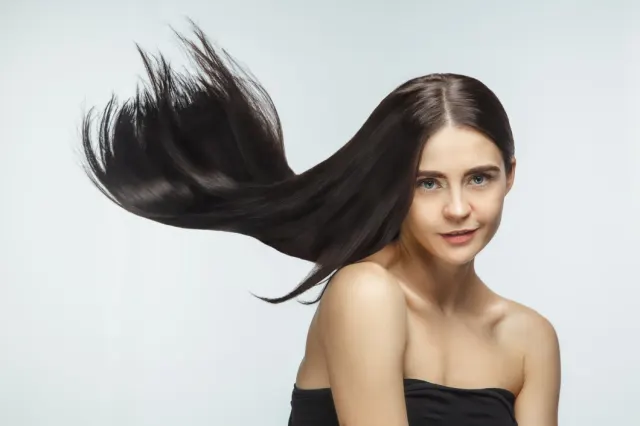 Rahasia Merawat Rambut Kering agar Kembali Lembut dan Berkilau