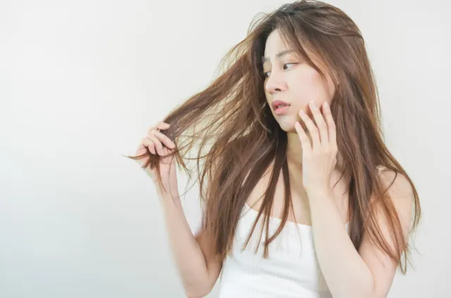 Stop! Jangan Lakukan Ini Jika Tidak Ingin Rambut Rusak