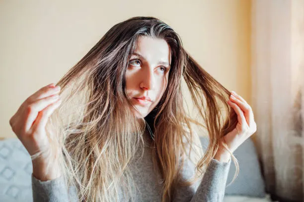7 Cara Mencegah Rambut Kusut saat Tidur agar Tetap Halus dan Mudah Diatur